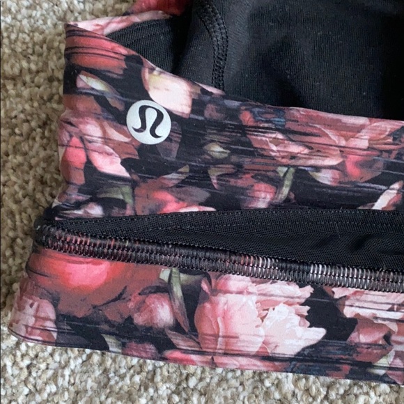 Lululemon sports bra - Picture 3 of 3